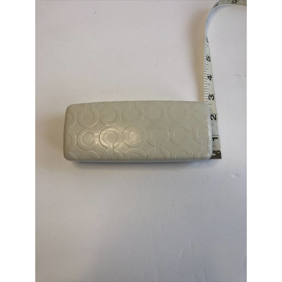 COACH SUNGLASS HARD CASE CLAMSHELL OFF WHITE with EMBOSSED C LOGO - Picture 3 of 4